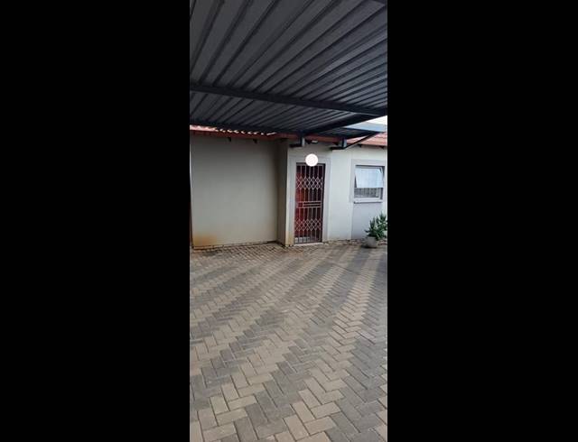 2 BEDROOM HOUSE FOR SALE IN CLAYVILLE